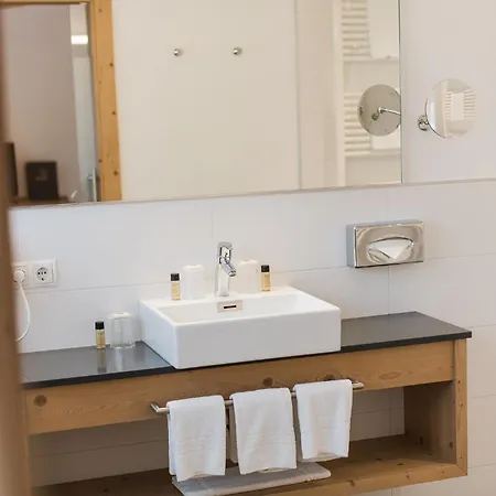 Kiendl Otel Schenna